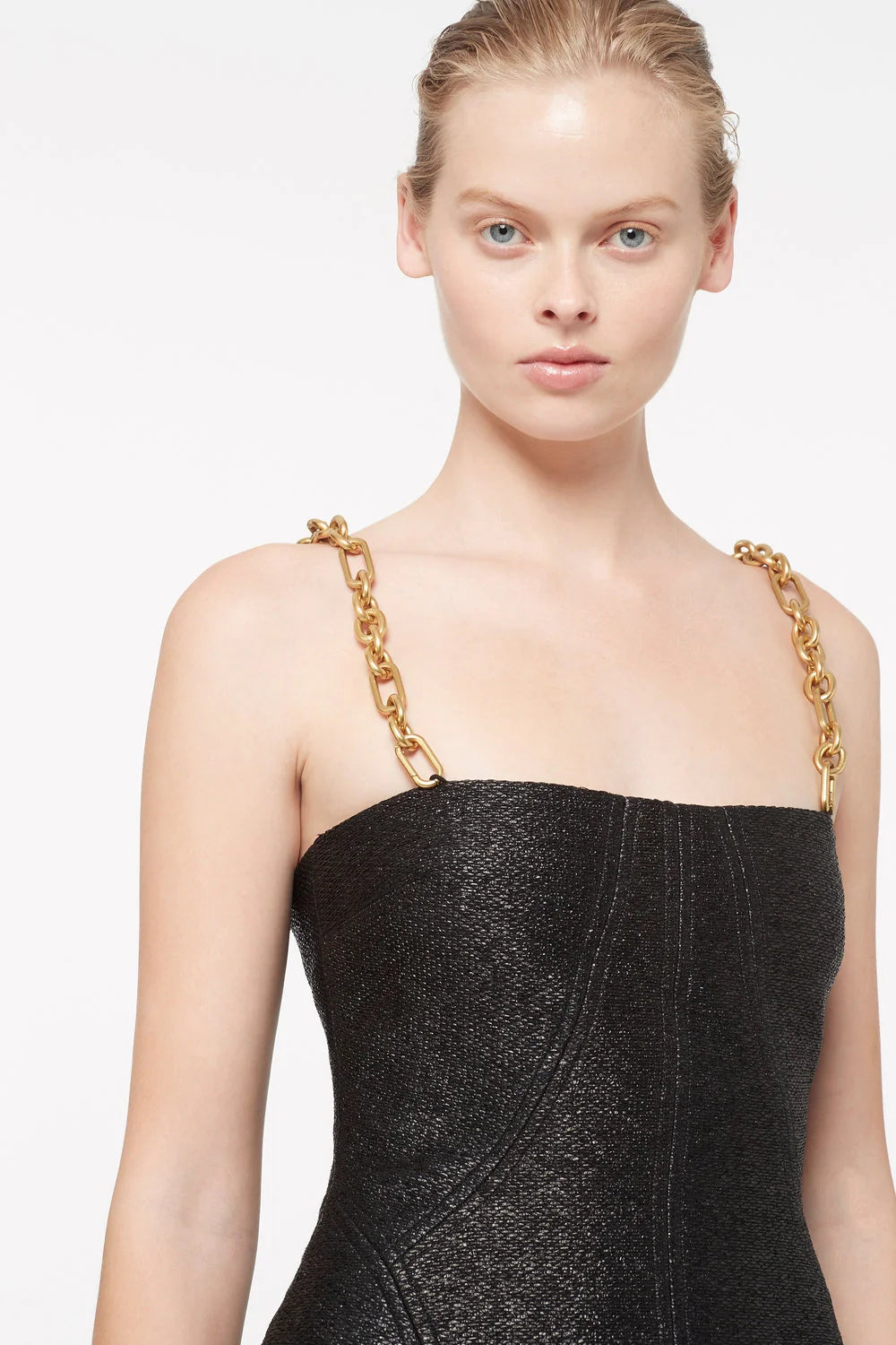 NEO CLASSIC MINI DRESS W/CHAIN