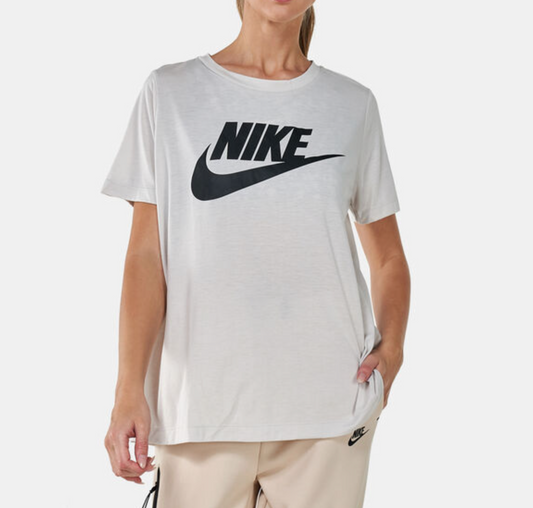 Nike Sportswear Essentials Women's Logo T-Shirt