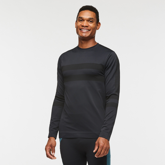 Debajo Seamless Baselayer Crew - Men's, Black, Model Jason