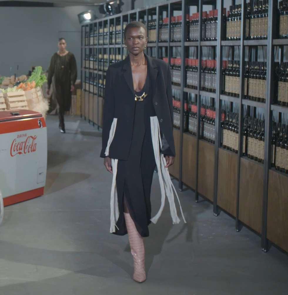 Look 16