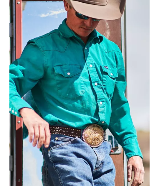 PREMIUM PERFORMANCE ADVANCED COMFORT COWBOY CUT® LONG SLEEVE SPREAD COLLAR SOLID SHIRT IN DENIM